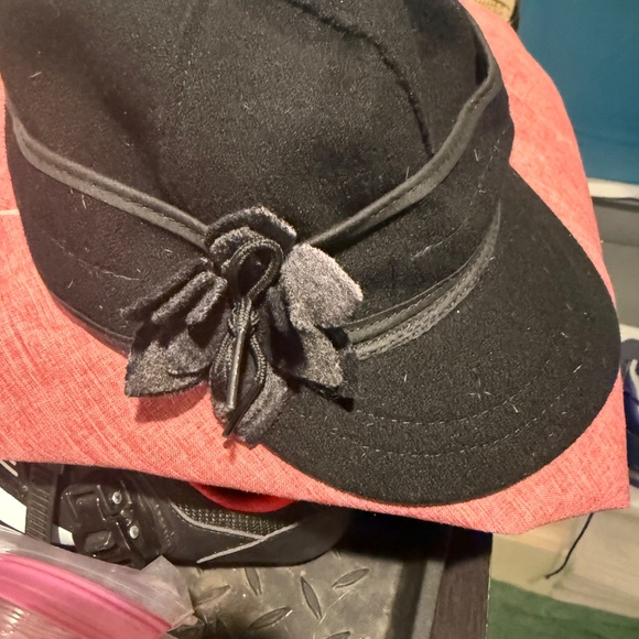 Stormy Kromer ladies wool hat - Picture 2 of 8